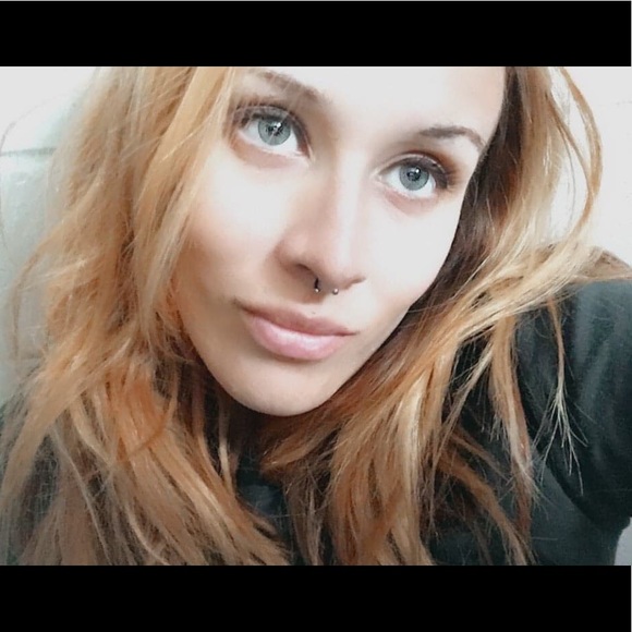 Meet your Posher, Theresa - Picture 3 of 9